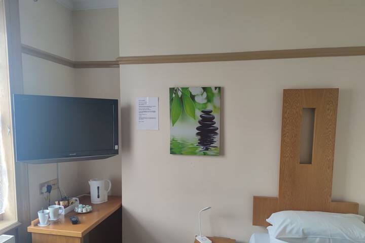 Room 19 of 49