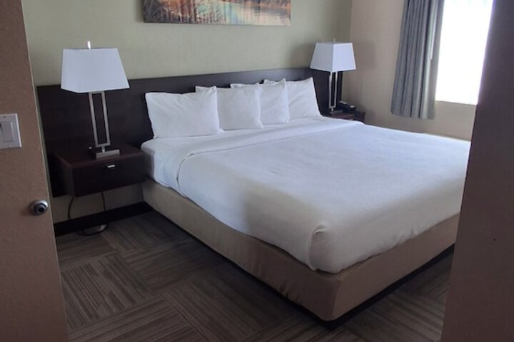 Room 5 of 36