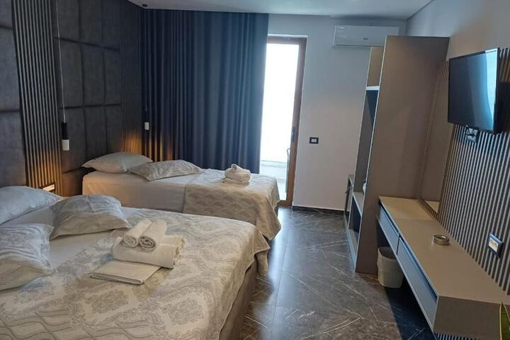 Room 45 of 109