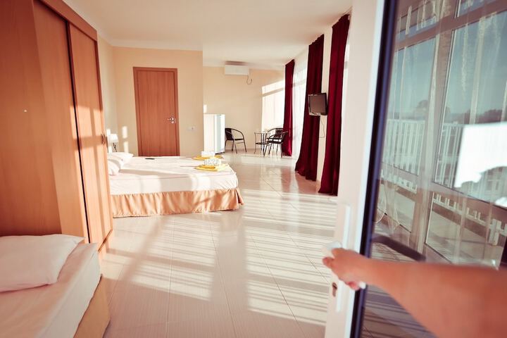 Room 16 of 49