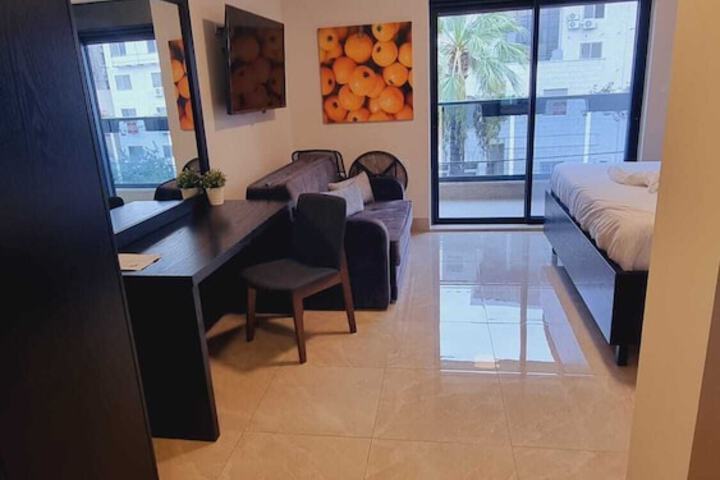 Room 83 of 243