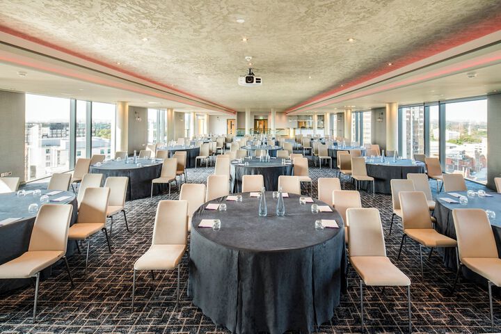 Ballroom/Hall 72 of 109