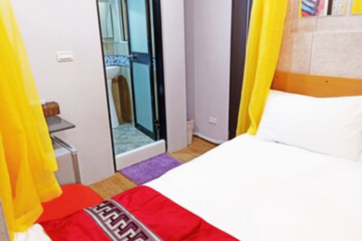 Room 72 of 78