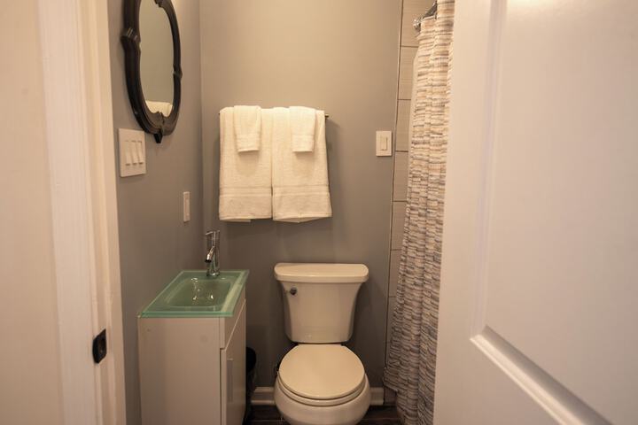 Room 100 of 126