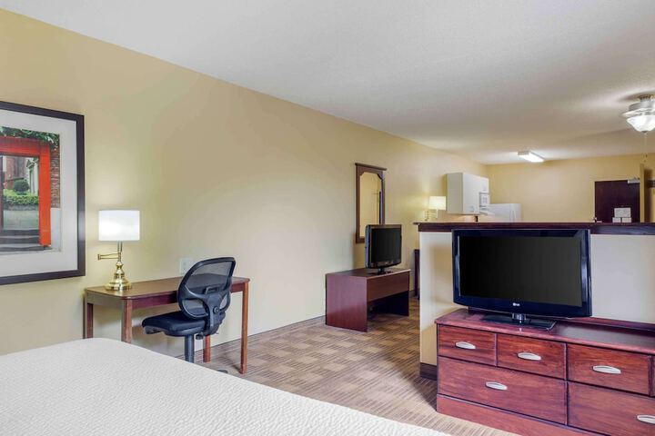Room 25 of 34