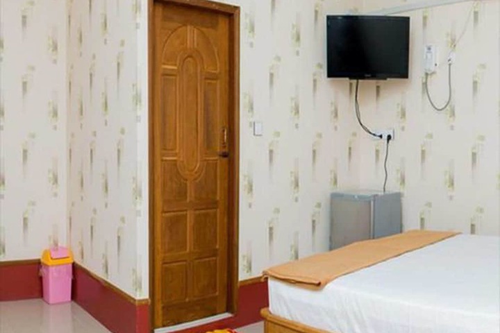 Room 15 of 26