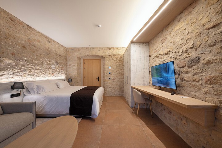 Room 8 of 60