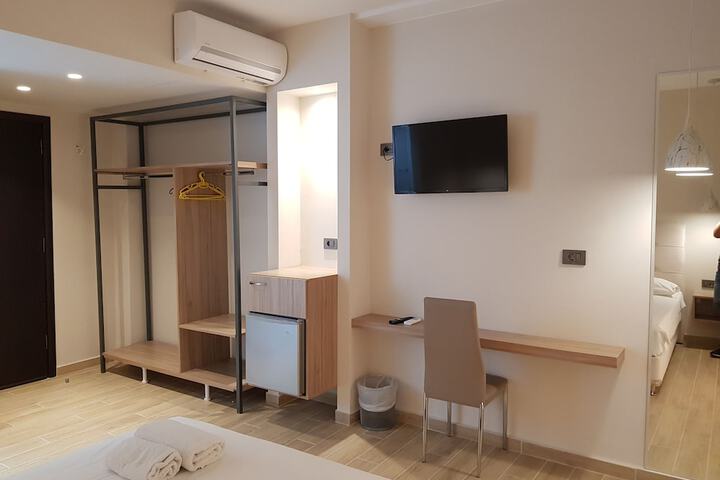 Room 13 of 43