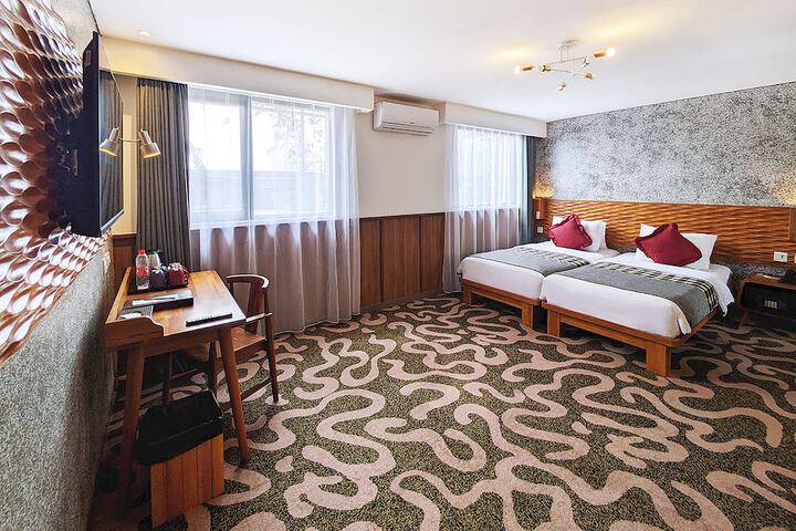 Room 13 of 66