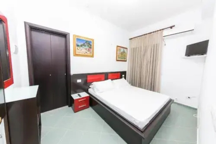 Room 4 of 15
