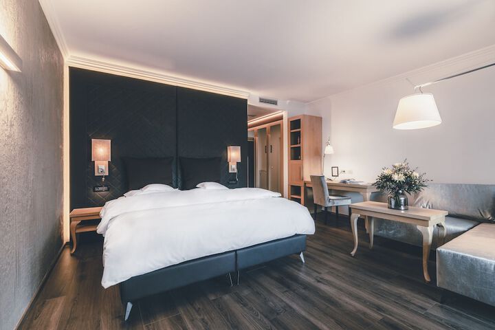 Room 9 of 67