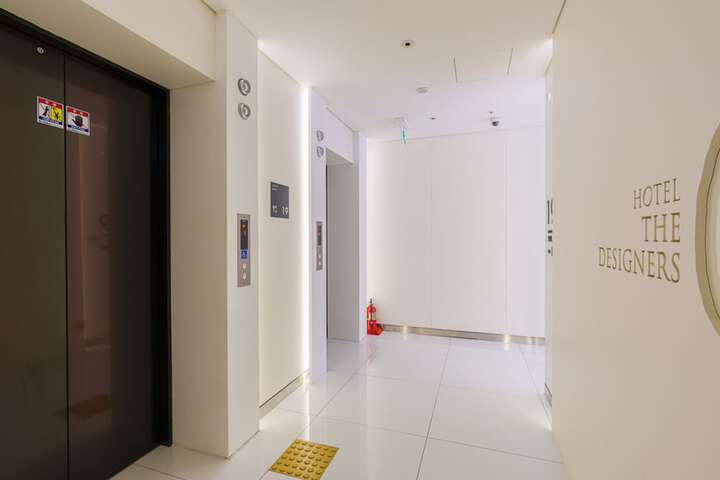 Ballroom/Hall 87 of 95