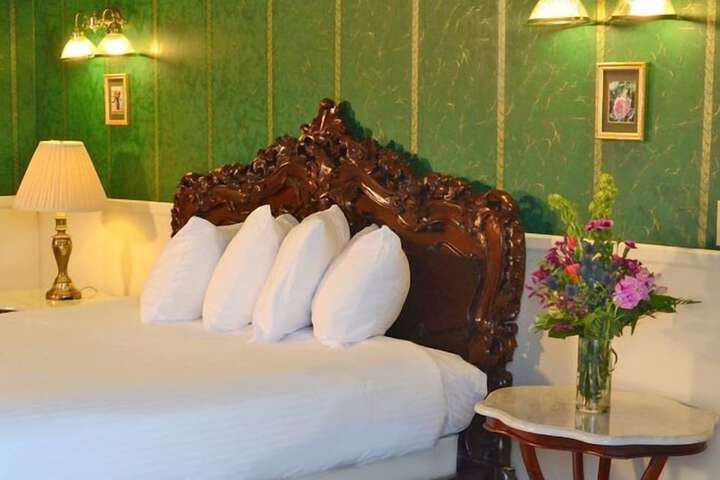 2 Queen Beds (6 of 12)