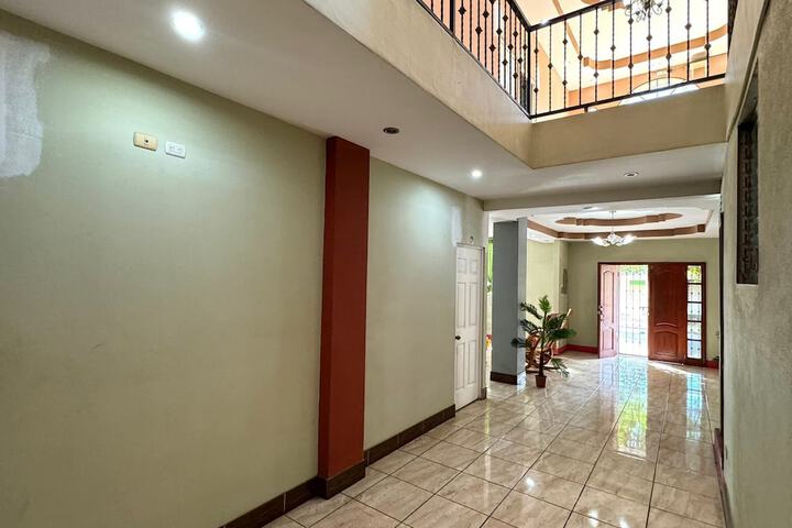 Room 14 of 24