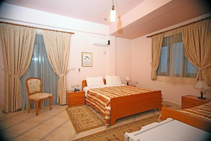 Room 9 of 22