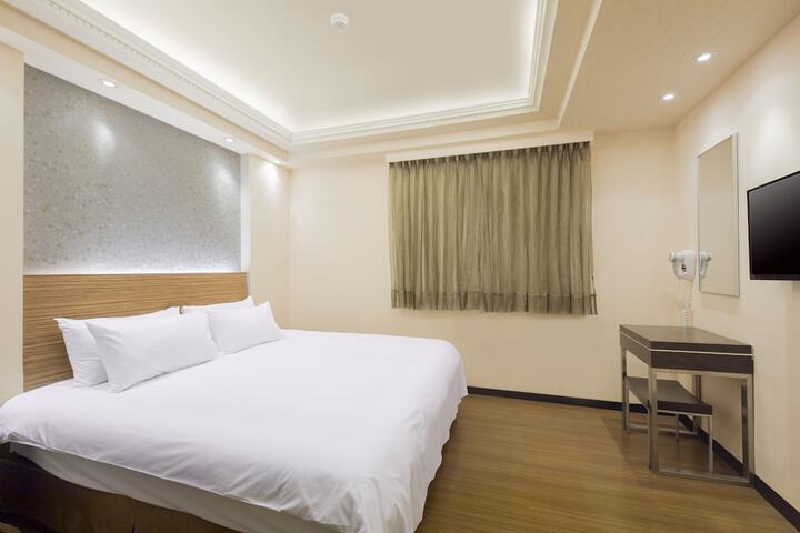 Room 6 of 45