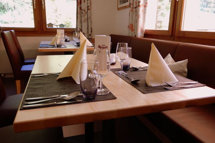 Dining 36 of 94