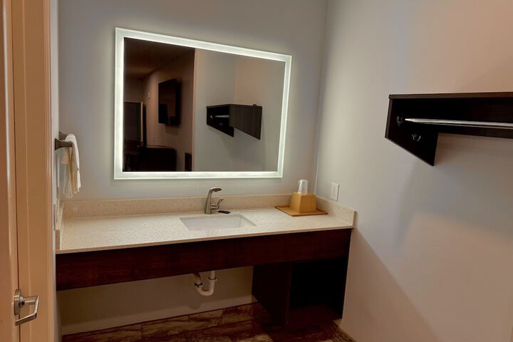Room 9 of 15