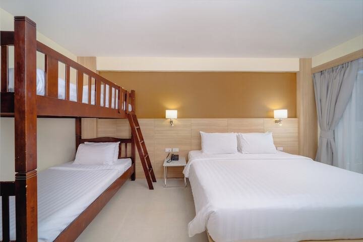 Room 6 of 74
