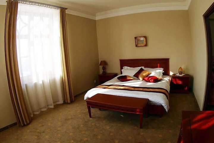 Room 14 of 60
