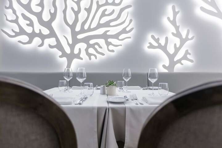 Dining 90 of 163