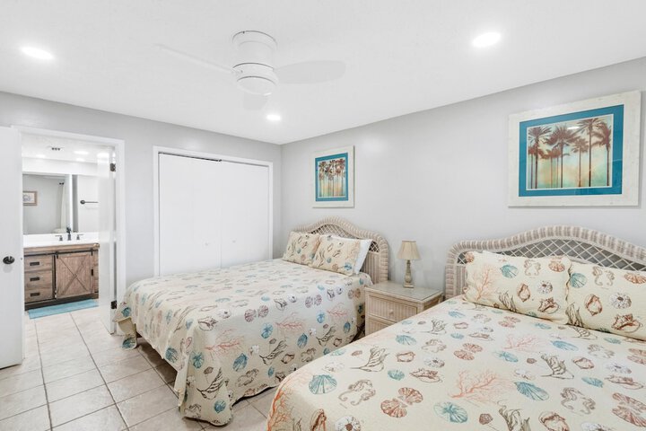 Room 1 of 16