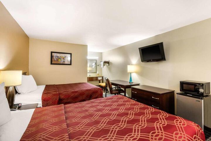 2 Double Beds (1 of 2)