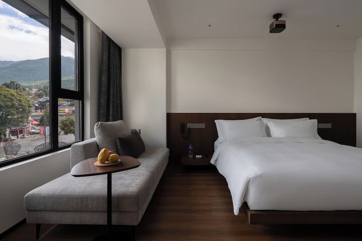Room 25 of 86