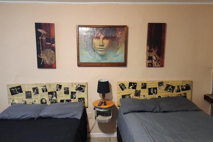 Room 6 of 16