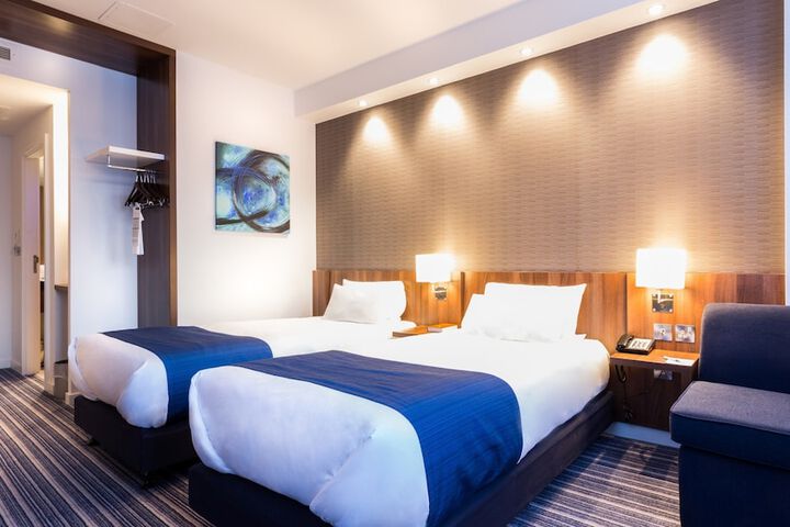 Room 19 of 65