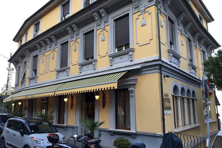 Hotel 12 of 13