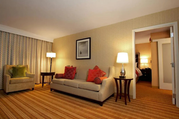 Room 4 of 25