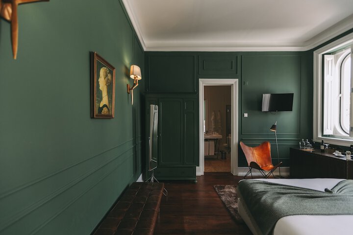 Room 34 of 245