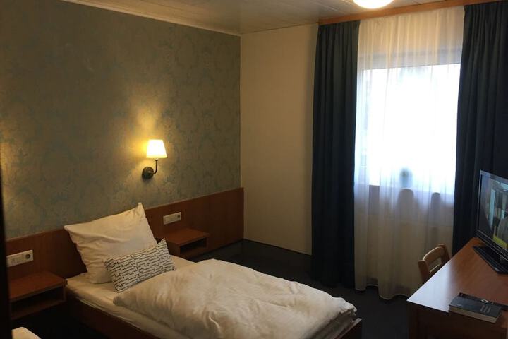 Room 4 of 22