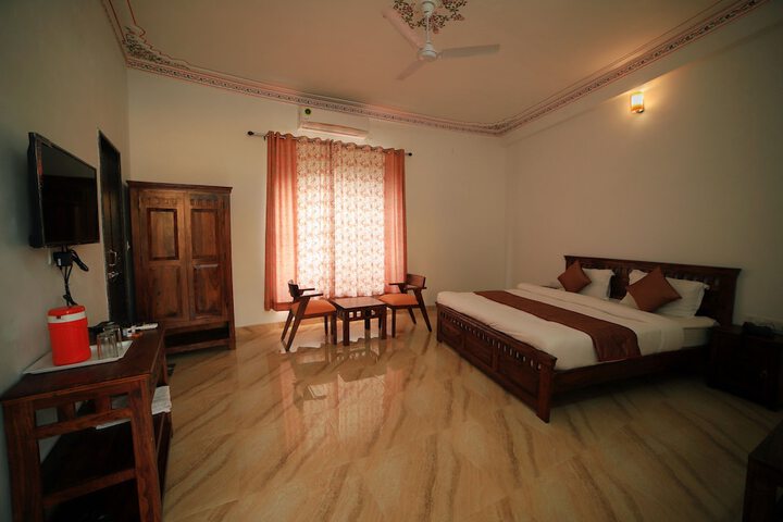 Room 13 of 48