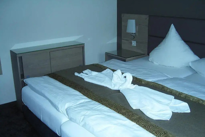Room 3 of 13