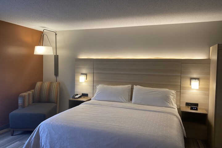 1 King Bed Suite (14 of 24)