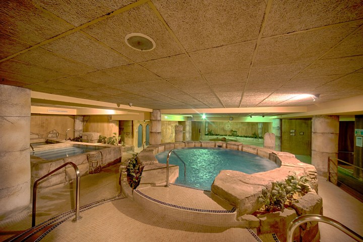 Spa 53 of 101