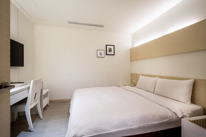 Room 18 of 123