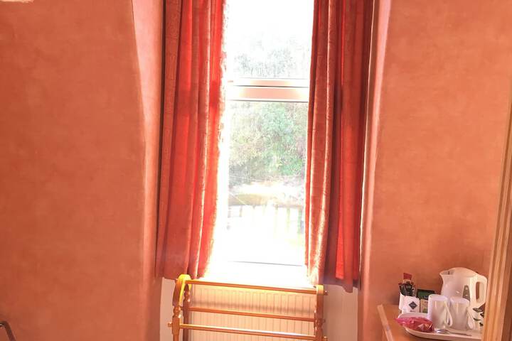 Room 18 of 25