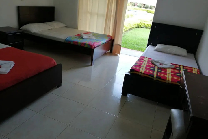 Room 4 of 18