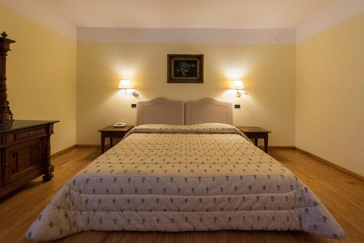 Room 11 of 54