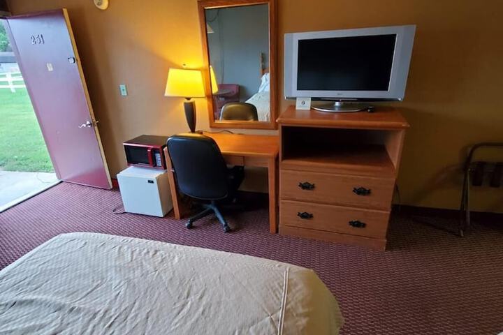 Room 13 of 35