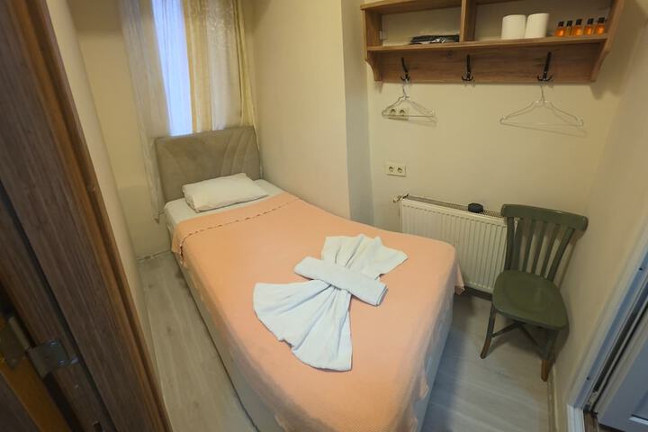 Room 15 of 25