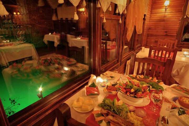 Dining 65 of 90