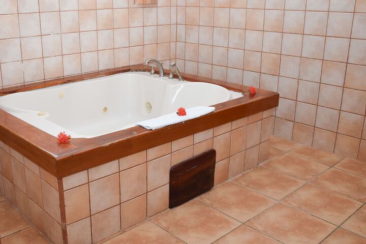 Hot Tub 39 of 83