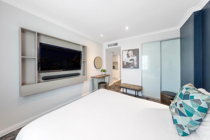Room 15 of 37