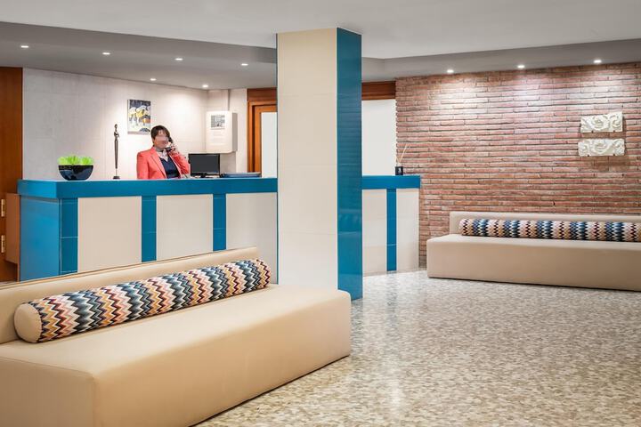 Guest Lobby