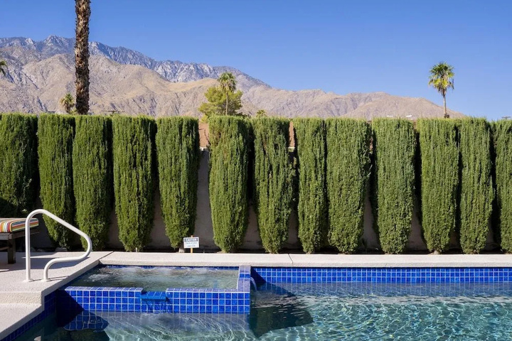 Pool 12 of 18