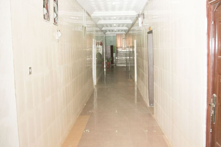 Ballroom/Hall 32 of 35